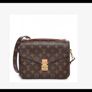 Monogram pochette metis